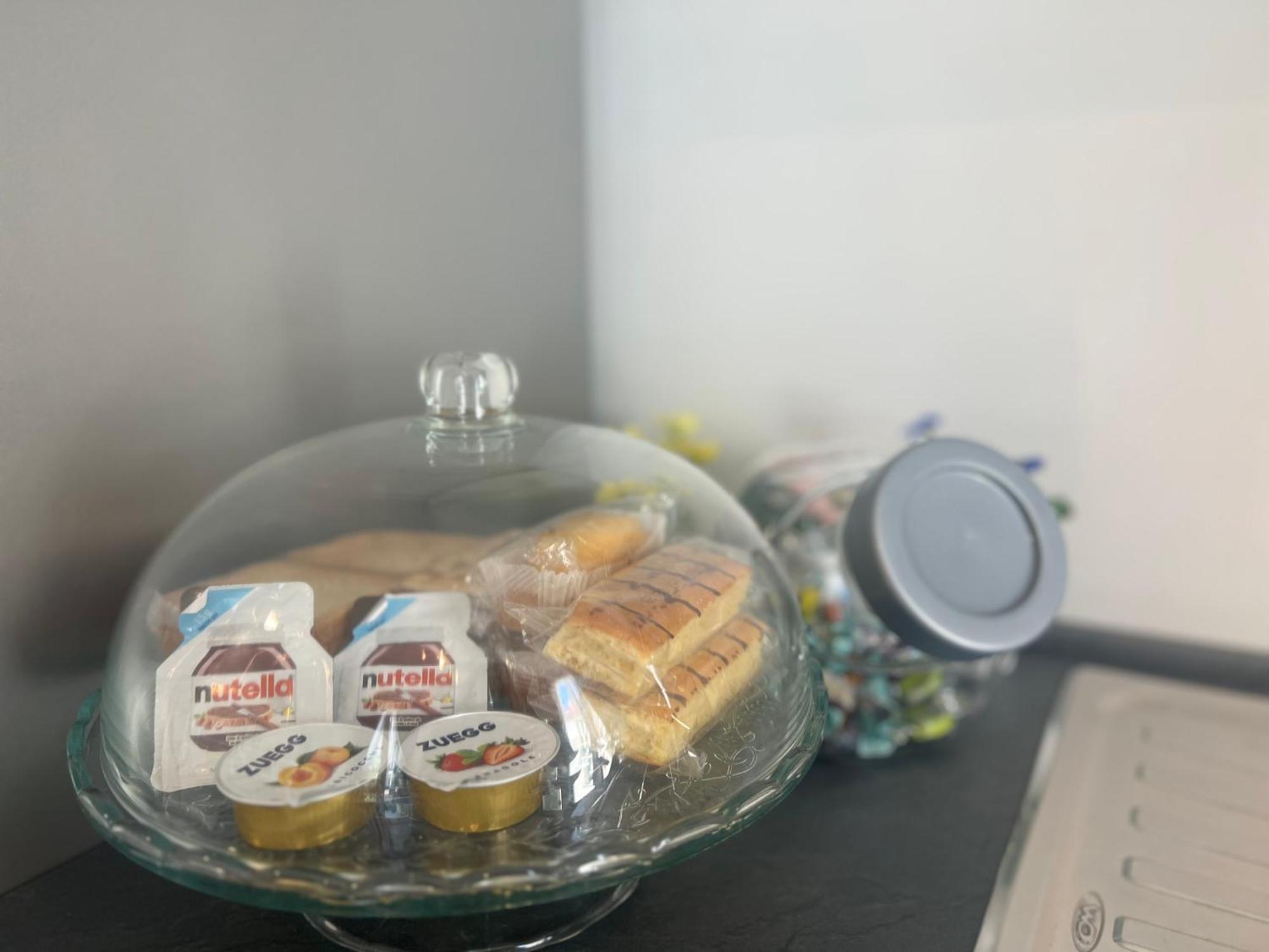 Regina Milano In Melegnano - Wifi, Breakfast Box And Terrace Daire Dış mekan fotoğraf